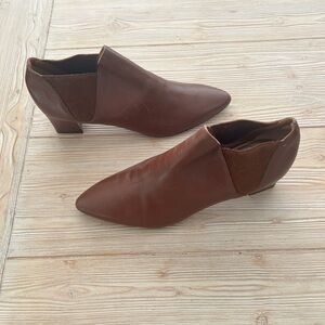 Aquatalia Chestnut Brown Leather Ankle Boots – Size 11 | Waterproof | Block Heel